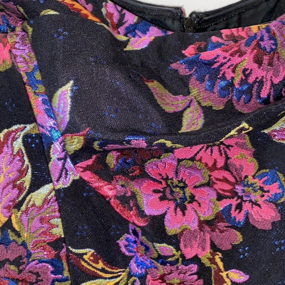 Unique formal floral dress - Picture 2 of 4